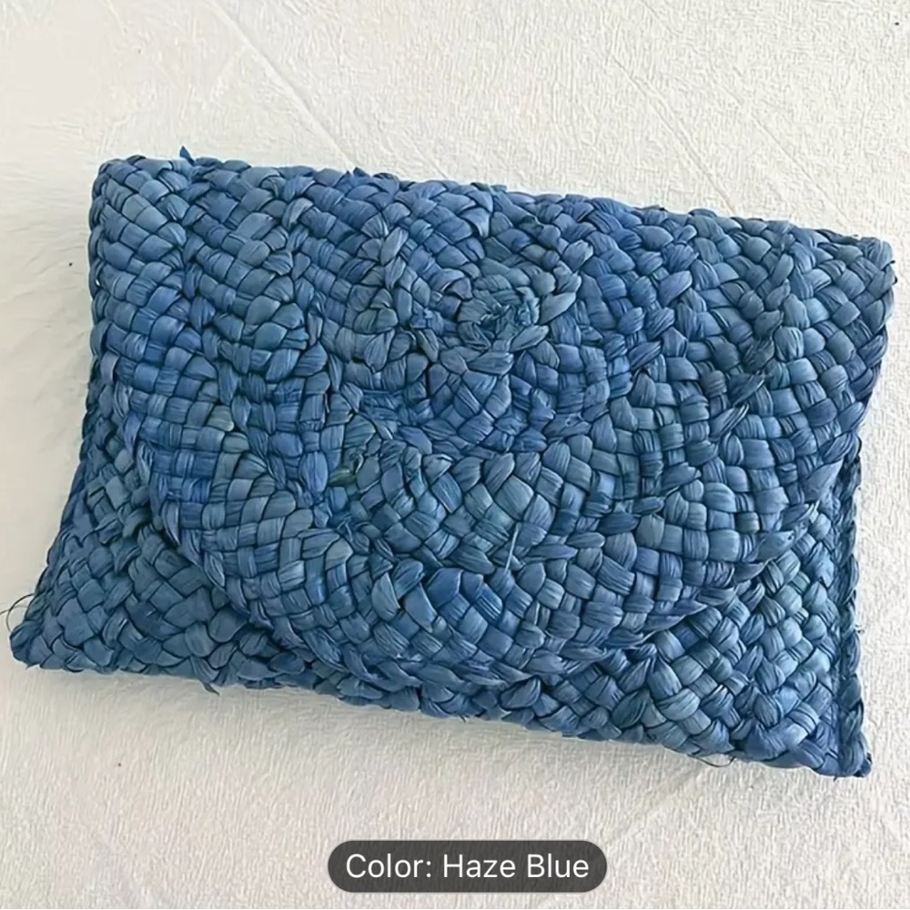 BLUE RAFFIA ❤️‍🔥 NWT WOVEN CLUTCH - Picture 2 of 3
